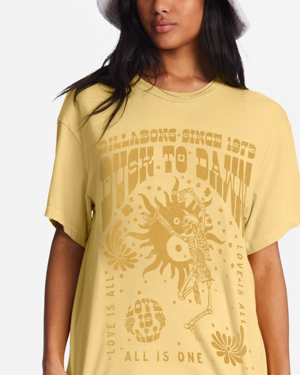 Billabong Dusk To Dawn Graphic Boyfriend T-Shirt Mellow Daze | HNCGQ3540